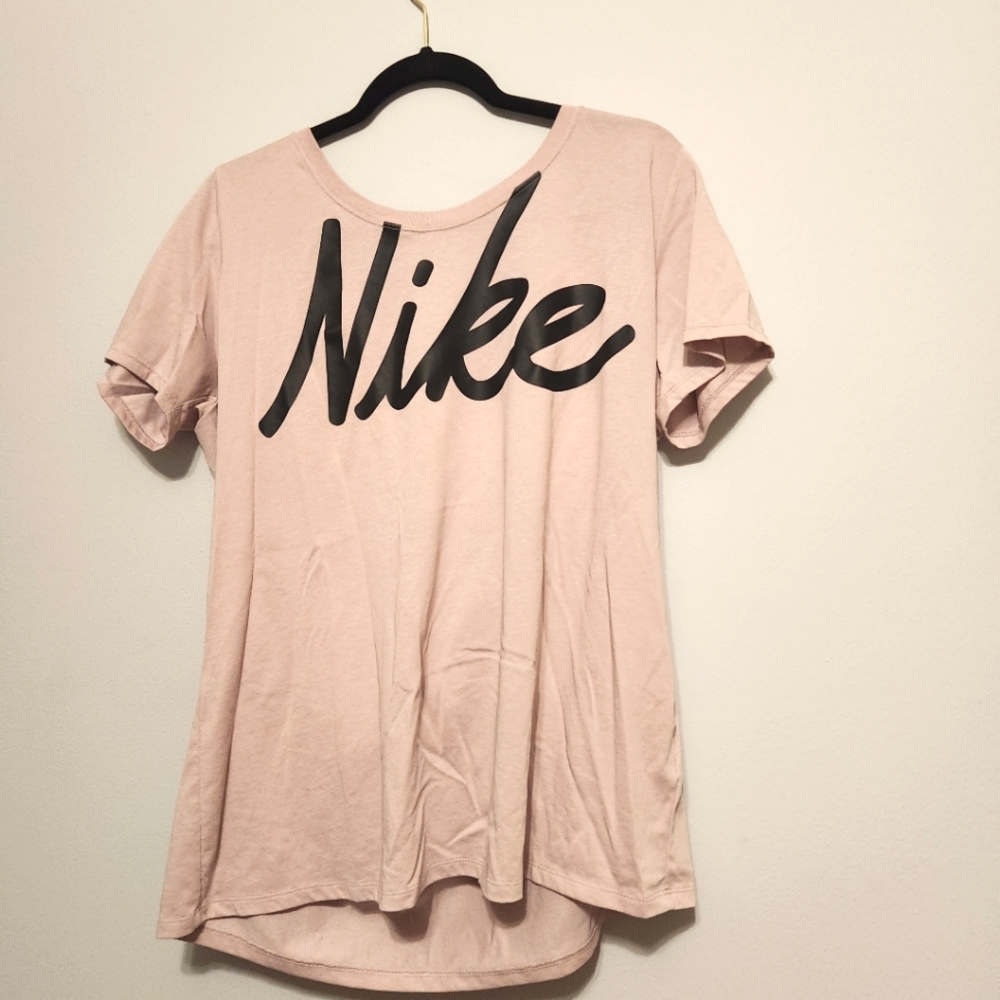 NIKE XL Womens Tee